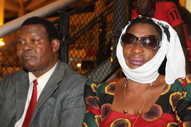 Hadija Omary: Mzee Samatta Alipoachana na Wake Zake, Akanioa - Global Publishers