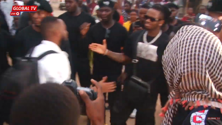 Video: Diamond Na Mastaa Walivyowasili Stesheni Kupanda Treni.. - Global Publishers