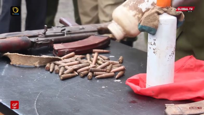 Polisi Warushiana Risasi na Majambazi, Wapora Bunduki ya Kivita – Video - Global Publishers