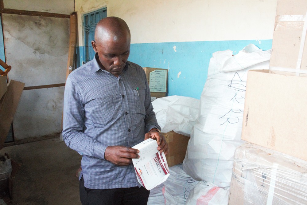 Naibu Waziri Amtumbua Mganga Mbeya - Global Publishers