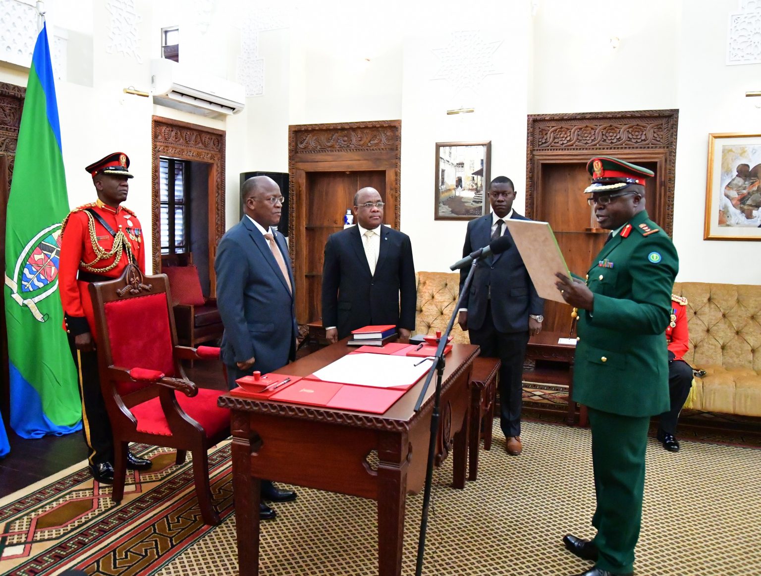 Rais JPM Amwapisha Kanali Ibuge Kuwa Katibu Mkuu Mambo ya Nje - Global Publishers