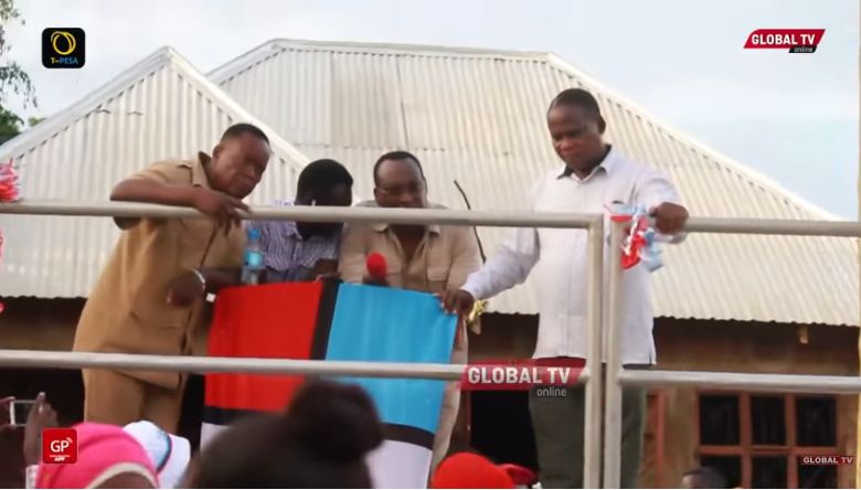 Wananchi Wamshusha Mbowe Jukwaani – Video - Global Publishers