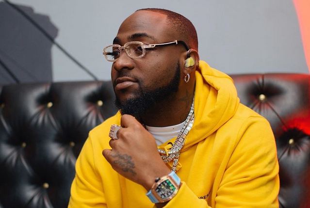 Davido Apishana Na Corona - Global Publishers