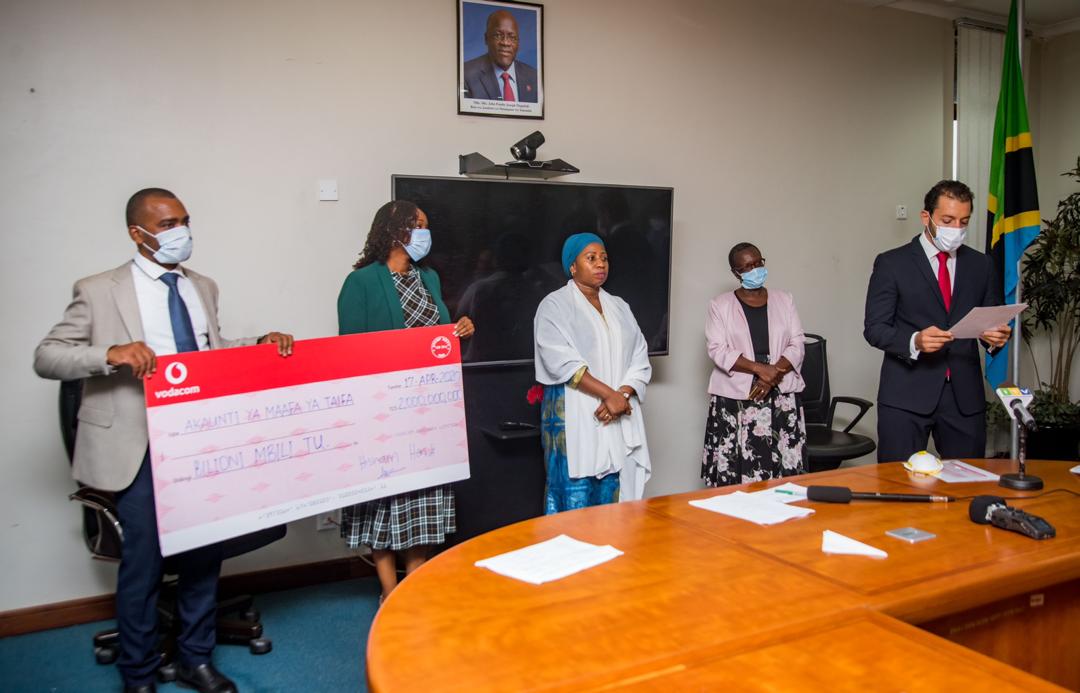 Vodacom Tanzania Foundation yachangia Shilingi Billion 2 kusaidia juhudi za serikali kupambana na COVID – 19 - Global Publishers
