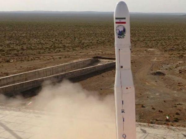 Iran Yarusha Setalaiti ya Kijeshi Angani - Global Publishers