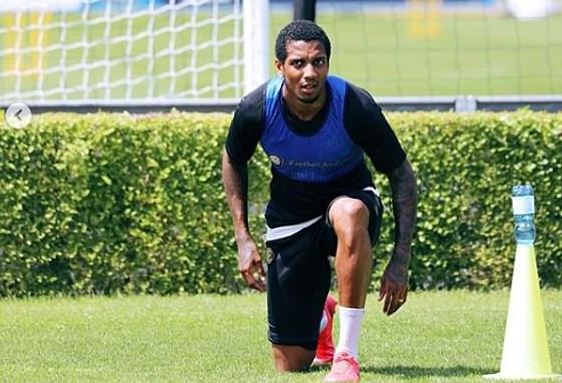 Young Aibuka Na Muonekano Mpya - Global Publishers