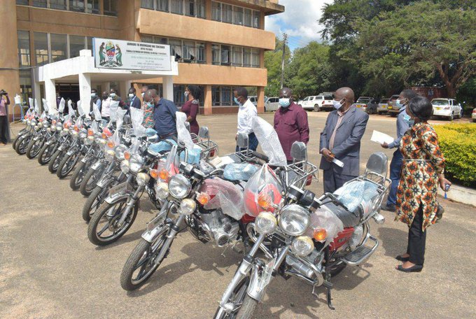 Rais Magufuli Agawa Pikipiki 12 kwa Maofisa Tarafa - Global Publishers