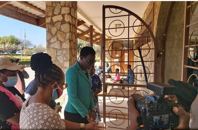 Dkt. Tulia Amjulia Hali Mbowe Aliyevunjwa Mguu – Video - Global Publishers