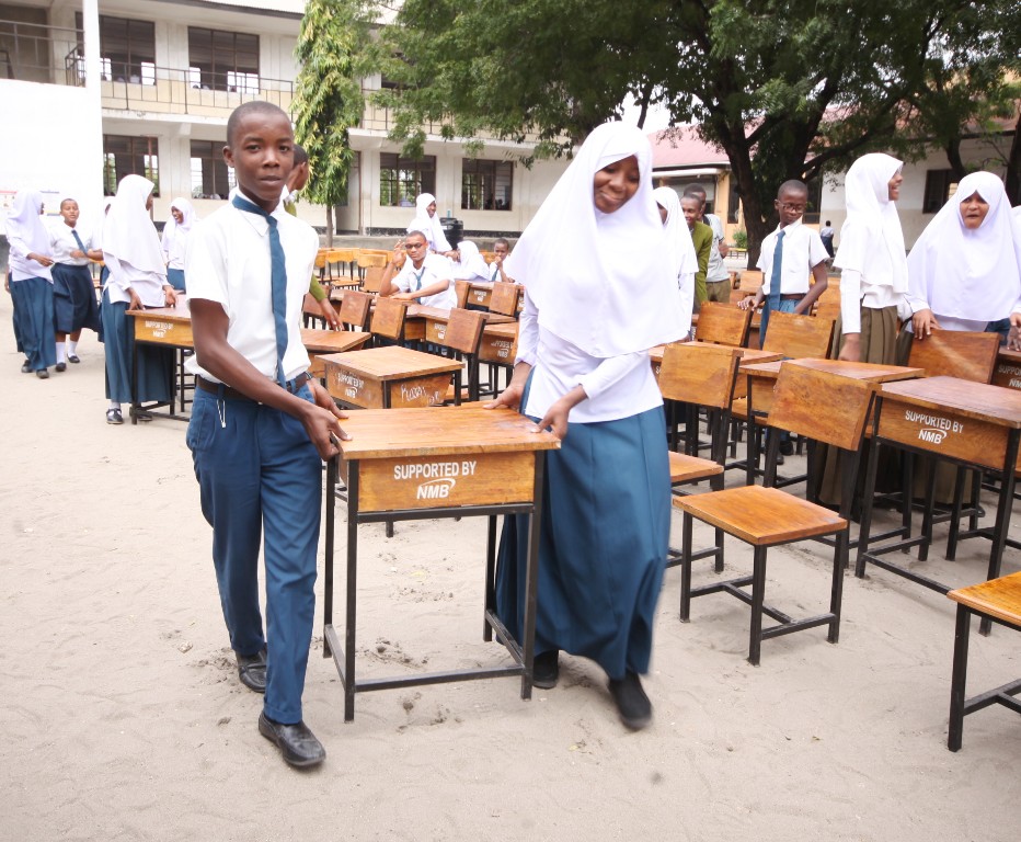 Benki ya NMB Yazipiga Tafu Shule 6, Kituo Cha Afya Kinondoni - Global Publishers