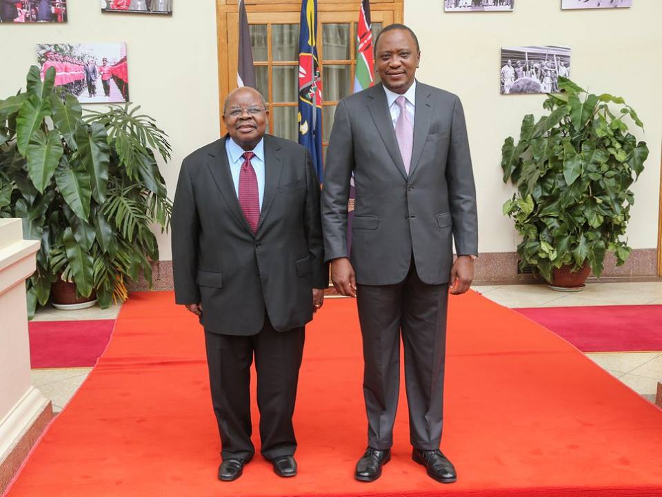 Kenyatta Atangaza Siku 3 Kumwomboleza Mkapa - Global Publishers