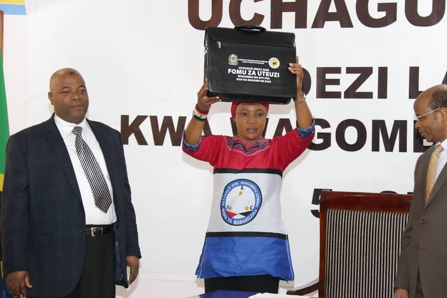 Mgombea Urais ADC, Queen sendiga Achukua Fomu NEC - Global Publishers