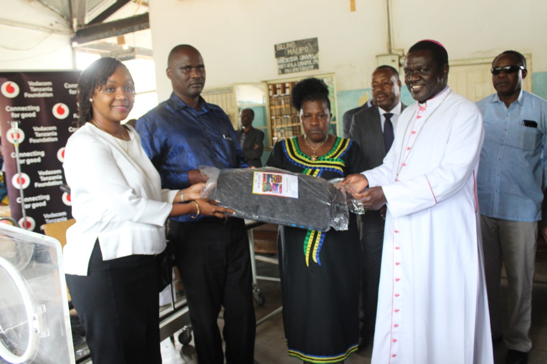 Asasi ya Vodacom Tanzania Foundation yakabidhi vifaa vyenye thamani ya zaidi ya shilingi 57 milioni kwa hospitali ya St Mary’s Kibara, Bunda - Global Publishers