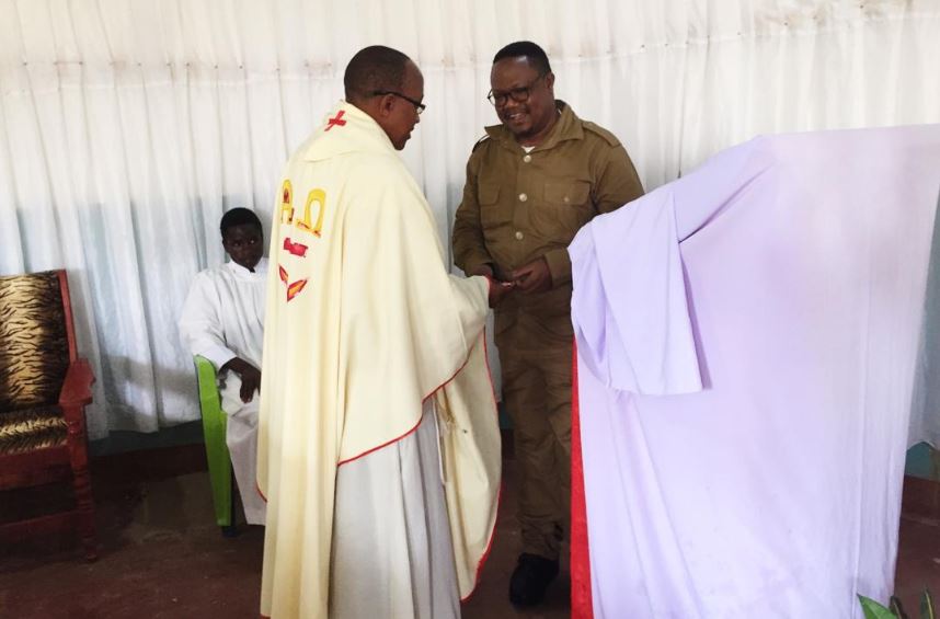 Lissu Afanya Ibada, Amshukuru Mungu kwa Kumponya - Global Publishers