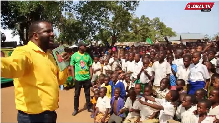 Wanafunzi Wavamia Mkutano wa Shigongo – Video - Global Publishers