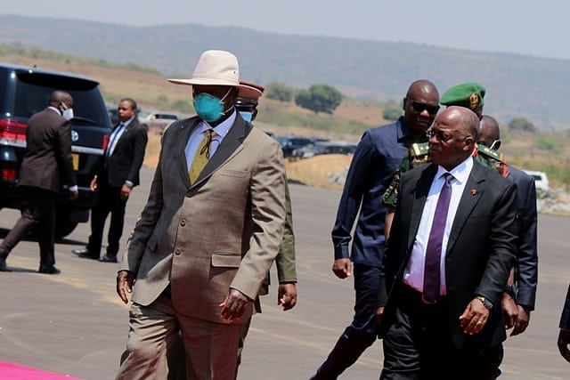 JPM na Museveni Wasaini Mkataba Ujenzi Mradi wa Bomba la Mafuta -Video