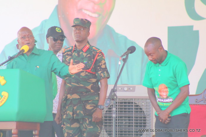 DKT JPM Alivyowapigia Debe Wagombea Ubunge wa CCM Dar - Global Publishers