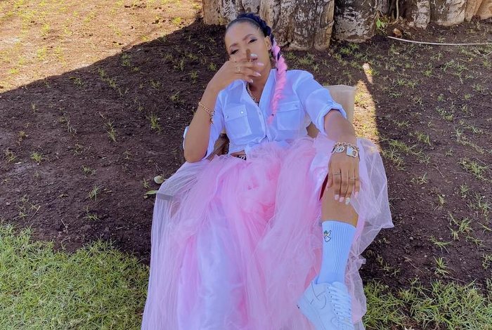 Dayna Ajipakulia Minyama ya Umalkia - Global Publishers