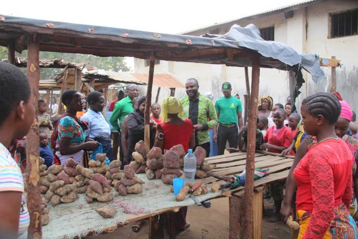 Shigongo Apokea Kilio cha Kinamama Wauza Viazi Bukokwa - Global Publishers