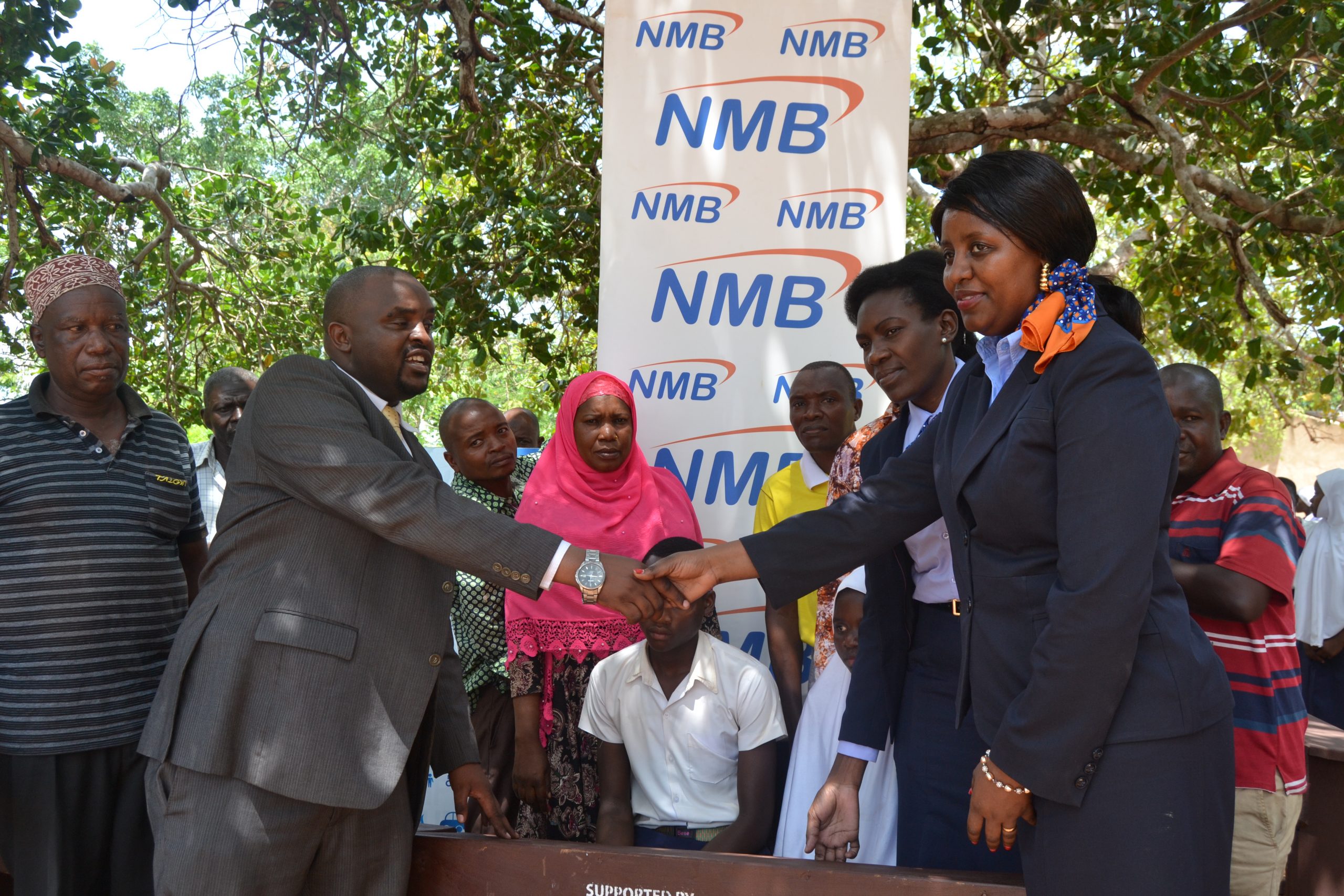 Nmb Yatoa Misaada Wilaya Ya Kilwa Sekta Ya Afya Na Elimu - Global Publishers