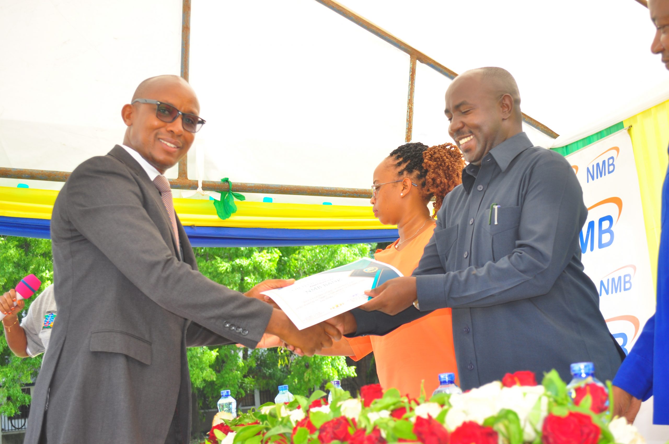 Benki ya NMB Taasisi Kinara Kusaidia Jamii Elimu, Afya - Global Publishers