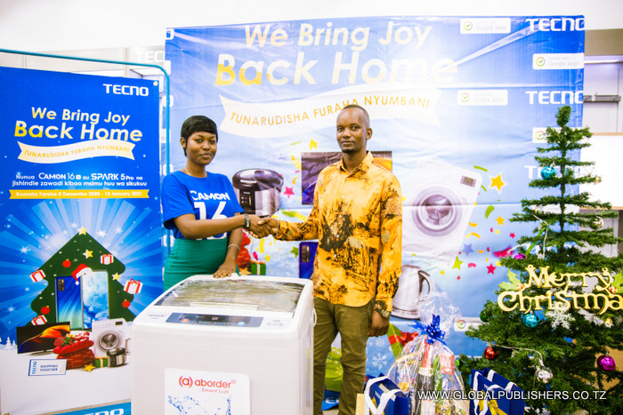 TECNO Kuwazawadia Tv nchi 55 Wateja wa CAMON 16 na SPARK 5PRO - Global Publishers