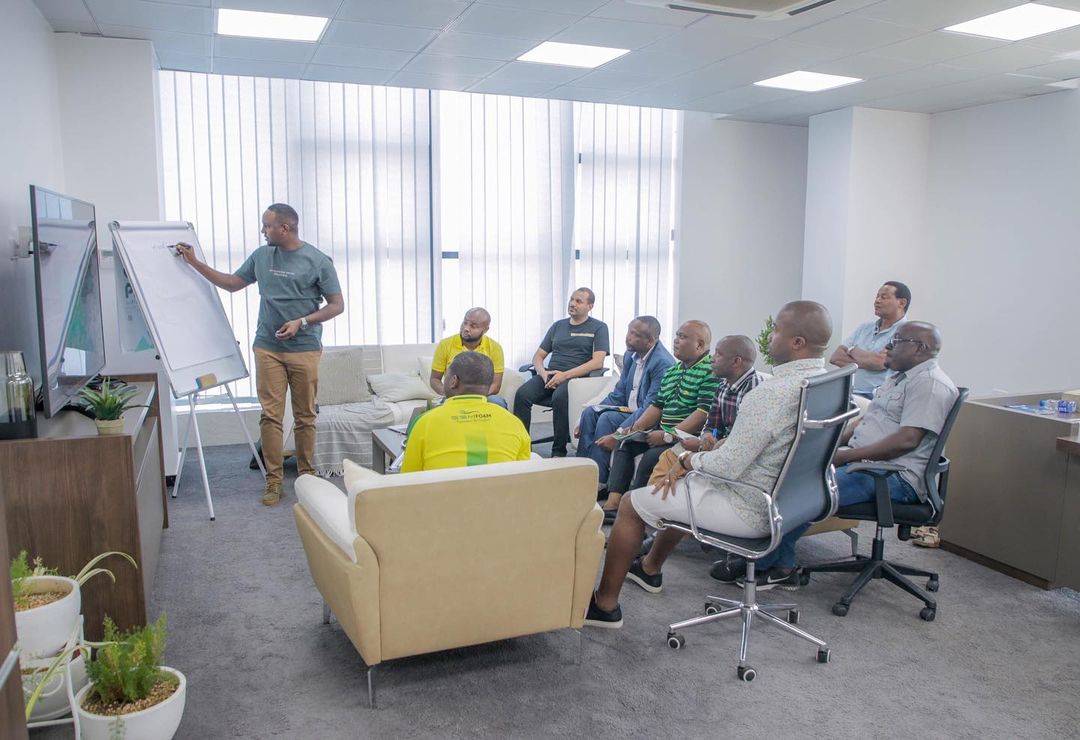 Yanga Yaanza ya Majembe Haya Dirisha Dogo - Global Publishers