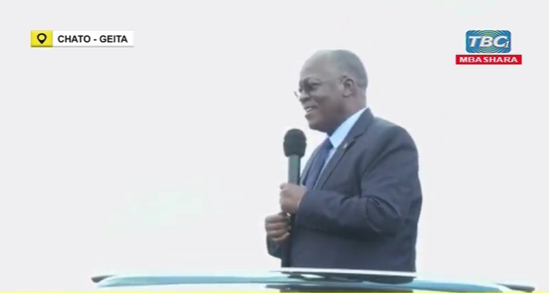 Video: Rais Magufuli Asimama Barabarani Kuwasalimu Wananchi - Global Publishers