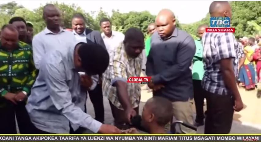 Waziri Mkuu Amwaga Machozi Alipomuona Binti Miriam – Video - Global Publishers