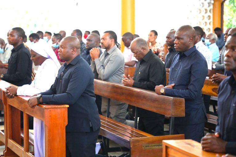 JPM Ashiriki Ibada Ya Dominika Ya Kwanza Ya Kwaresima Oystrerbay Dar - Global Publishers