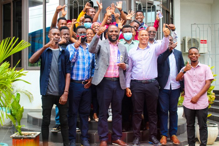 Global Radio Yatunukiwa Tuzo ya Radio Bora Mtandaoni - Global Publishers