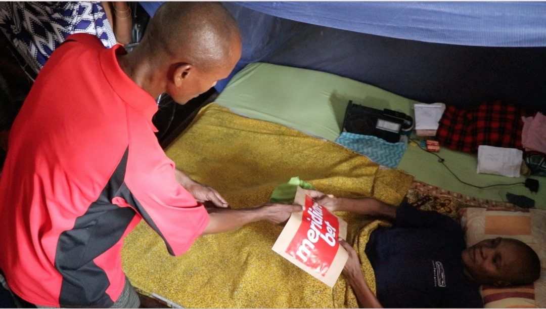 Meridian Bet Yamsaidia Mchimba Madini Aliyepata Ulemavu Kimaajabu - Global Publishers