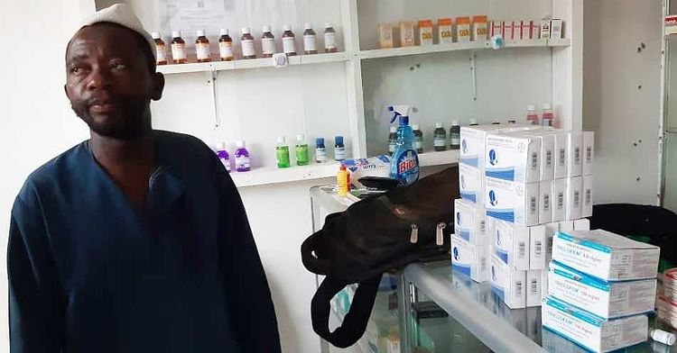 Baba, Mtoto Wanaswa Wakituhumiwa Kuuza Dawa za Serikali - Global Publishers