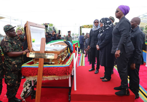 Rais Samia Aongoza Wananchi Dar Kuaga Mwili wa Magufuli – Video - Global Publishers