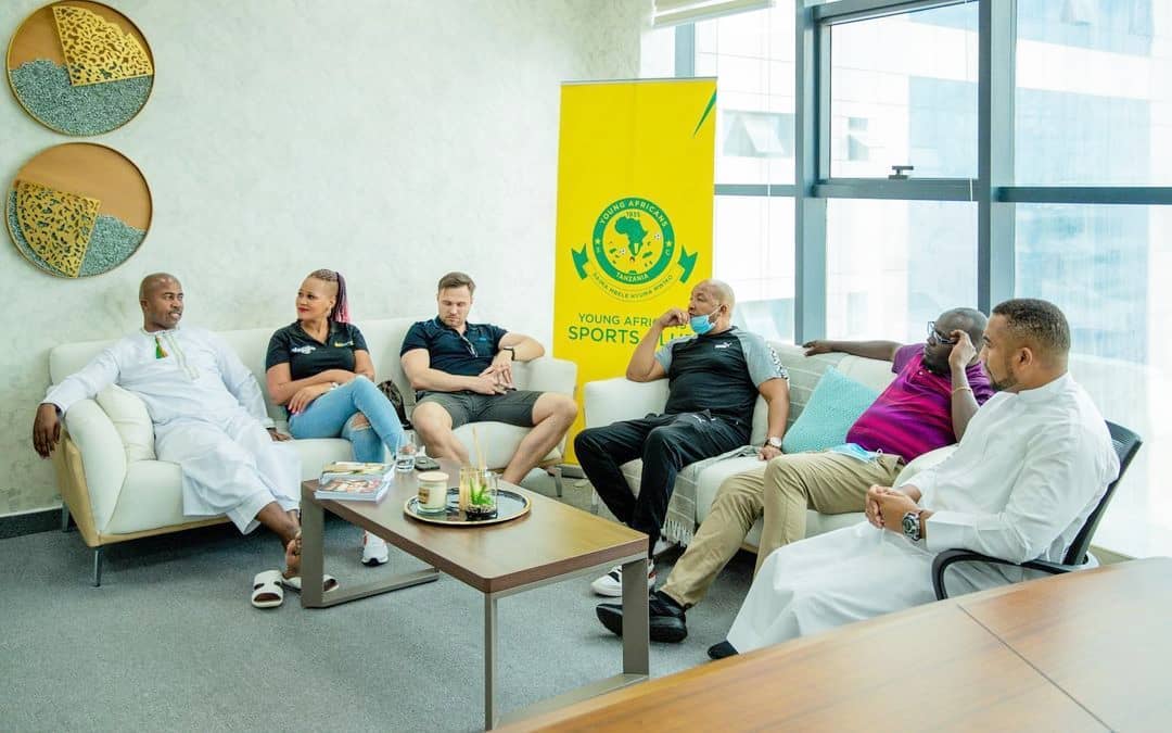 Bosi Kaizer Chiefs Awafuata Tonombe, Tuisila Yanga - Global Publishers