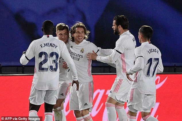 Real Madrid Yaitungua Barcelona 2-1 - Global Publishers