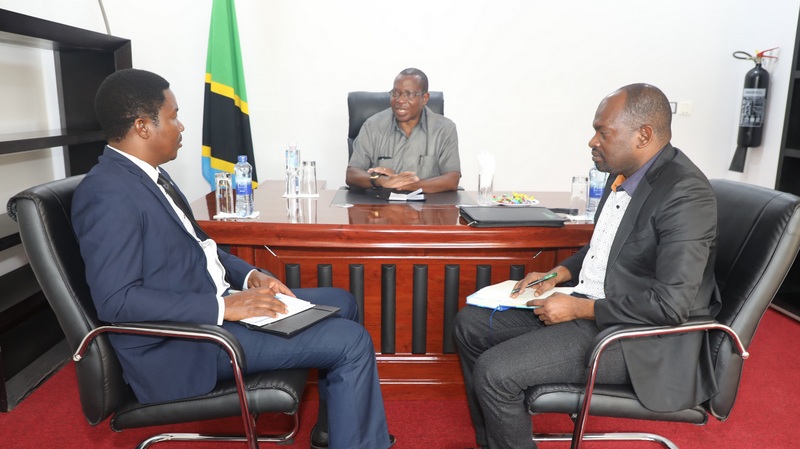 Makamu wa Rais Mpango Akutana Waziri Jafo - Global Publishers