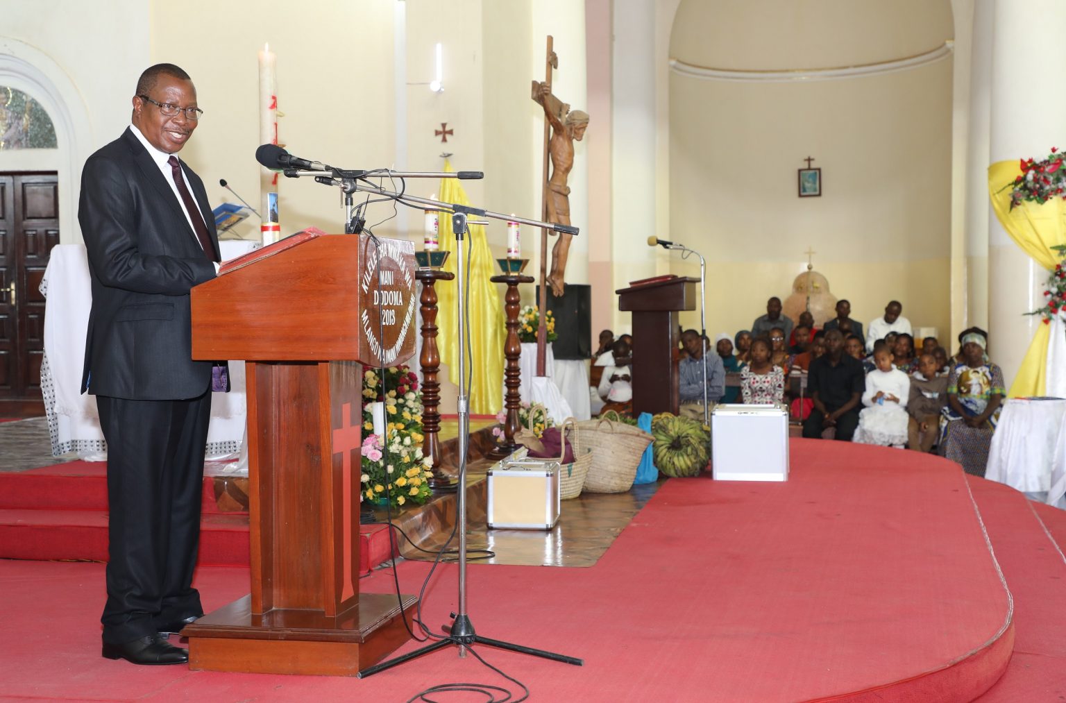 Makamu Wa Rais Mpango Ahudhuria Ibada Ya Pasaka - Global Publishers