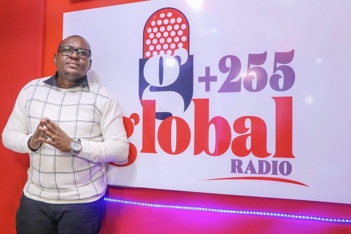 Prof Jay Afunguka Ishu ya Harmonize, Rayvanny – Video - Global Publishers