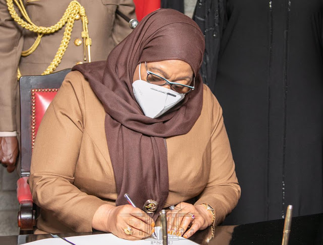 Rais Samia Kupokea  Taarifa ya Tathmini ya Ugonjwa wa  Covid- 19 - Global Publishers