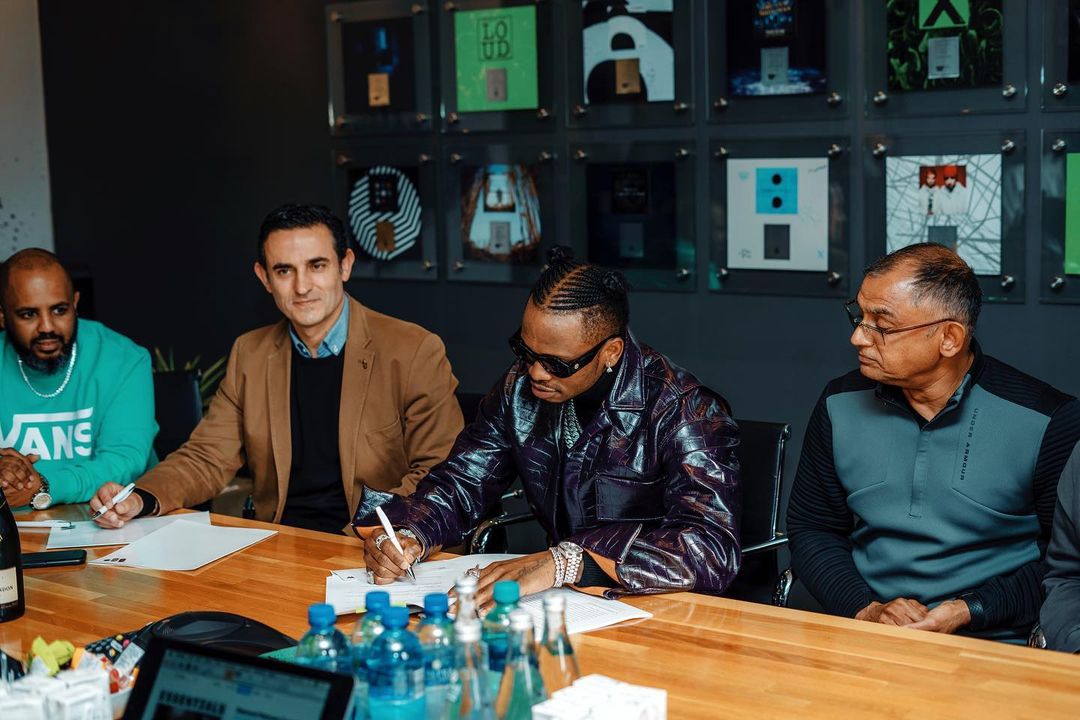 Mondi Asaini Dili na Warner Music Group - Global Publishers