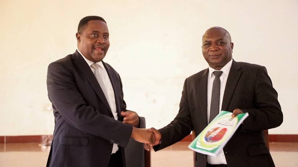 RC Kunenge Akabidhi Ofisi kwa Amos Makalla - Global Publishers