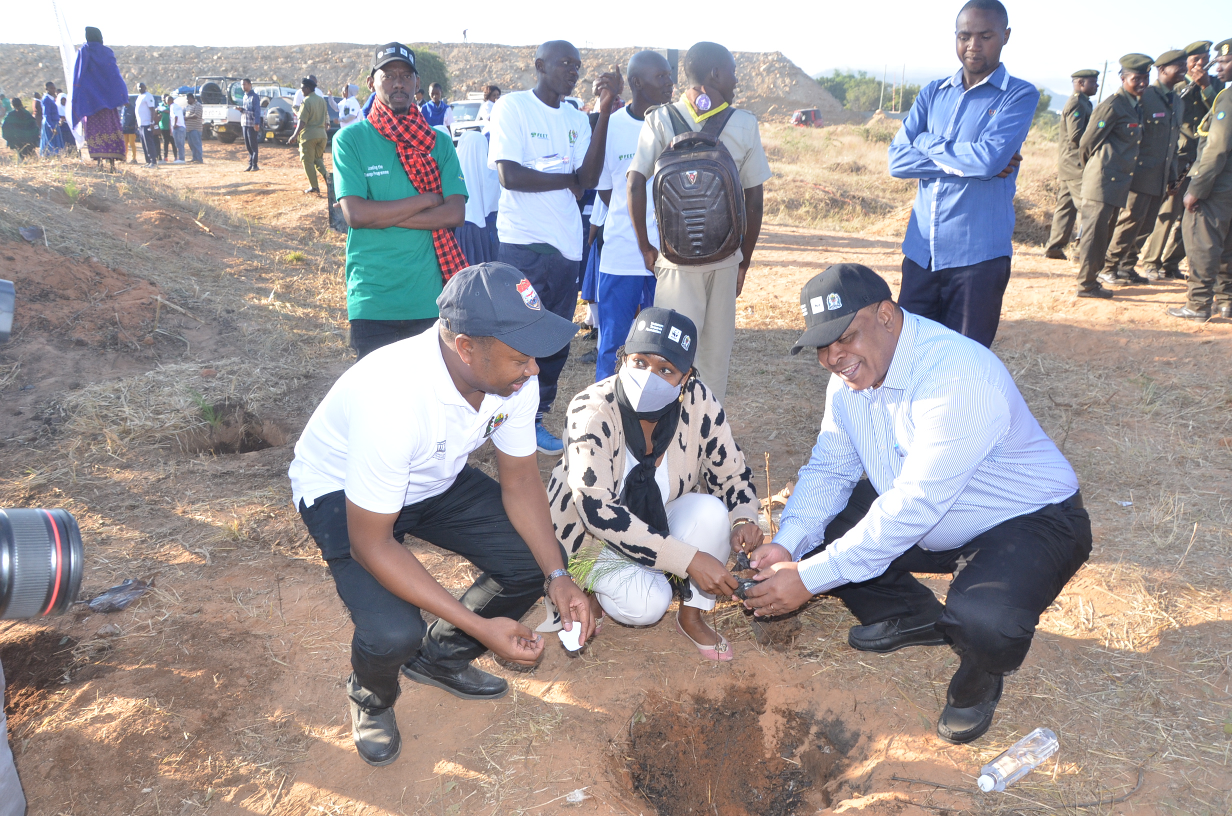 Vodacom Yashiriki Upandaji Miti Kuelekea Kilele cha Siku ya Mazingira Duniani - Global Publishers