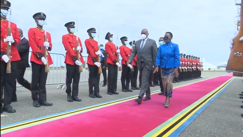 Rais Wa Botswana Awasili Nchini Kwa Ziara Ya Siku Mbili (Picha +Video) - Global Publishers