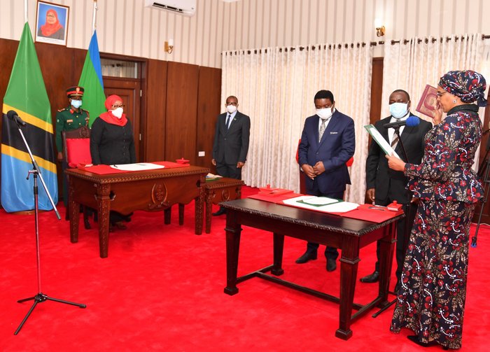 Rais Samia Awaapisha Viongozi Wawili - Global Publishers