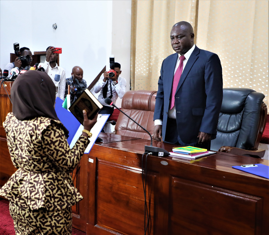 RC Makalla Awaapisha Fatma Nyangasa na Kheri James-Picha - Global Publishers