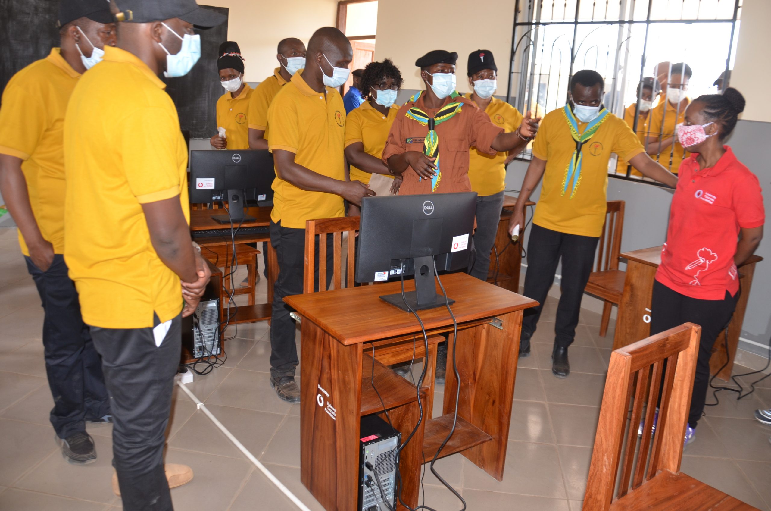 Kiongozi wa Mbio za Mwenge Kitaifa Azindua Darasa la Tehama Kwenye Shule Jokate Mwegelo - Global Publishers