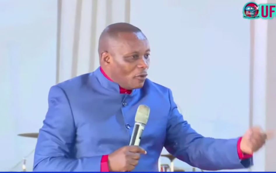 Bendera: Watumishi Wanaopinga Chanjo Mtuache, Kama Huogopi Corona Katusaidie Muhimbili - Global Publishers