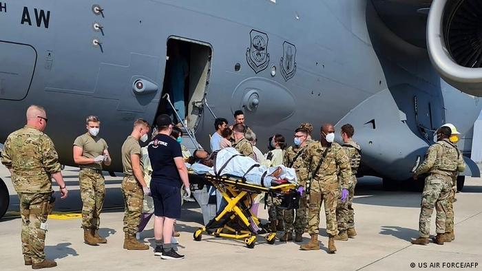 Mwanamke wa Afghanstan Ajifungua Kwenye Ndege ya Kijeshi ya Marekani - Global Publishers