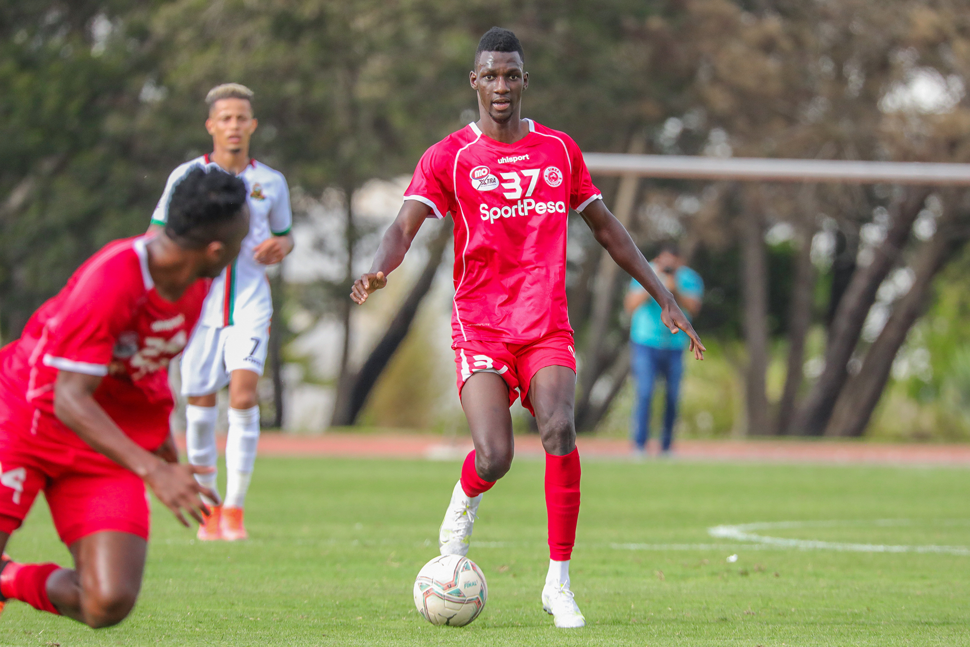 Kocha Azam: Kanoute ana Balaa - Global Publishers