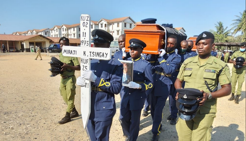 Video: Miili ya Askari Waliouwawa Kwenye Shambulio Dar Yaagwa - Global Publishers